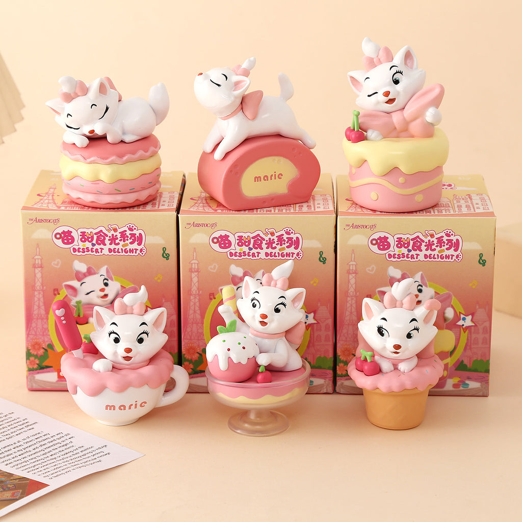 Marie Cat Dessert Figure Topper Set