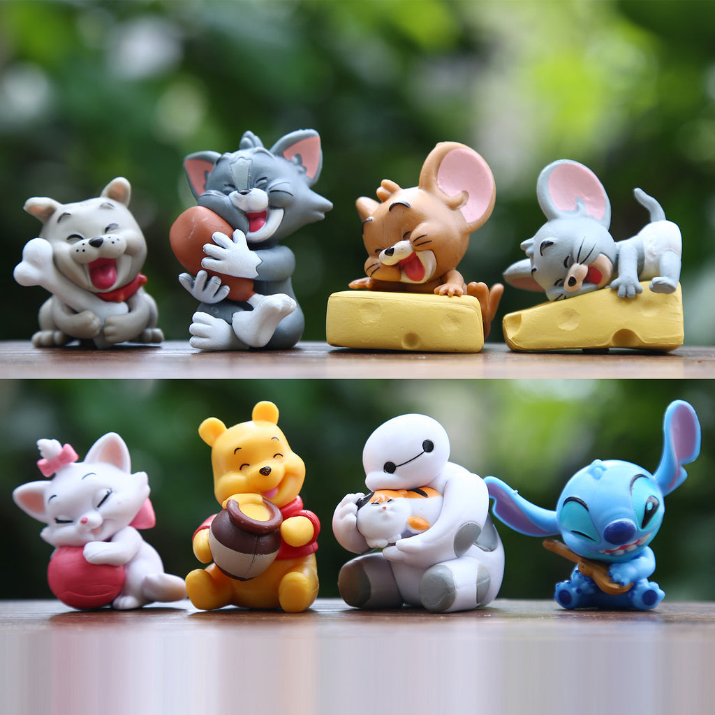 Hugging Disney Figure Topper Set