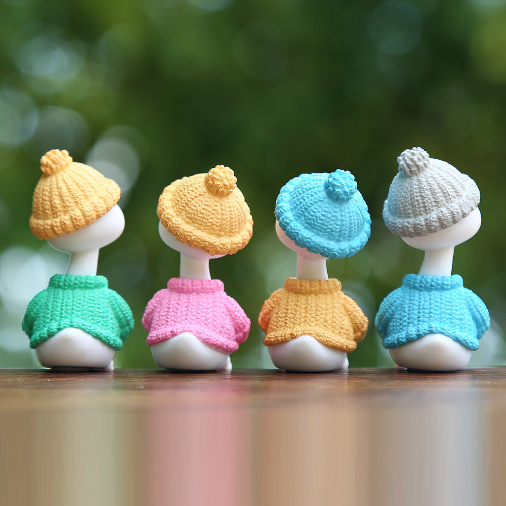 Sweater Ducks Figure Topper Set